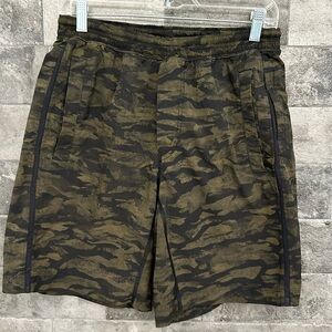 Lululemon Men’s Pacebreaker Medium Lined 9” Camo